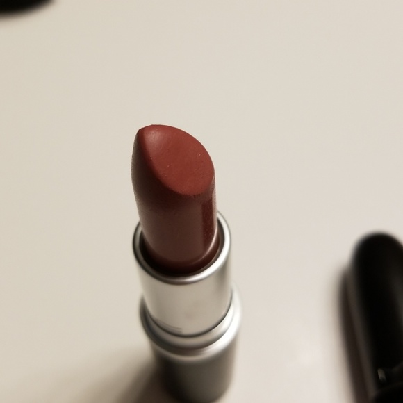 Lipstick - Picture 2 of 5